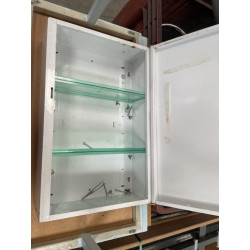 Armoire pharmacie