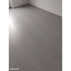 Parquet stratifié gris clair