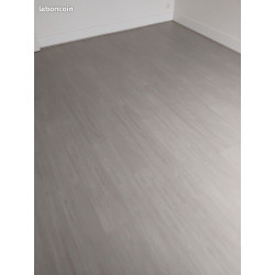 Parquet stratifié gris clair