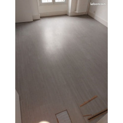 Parquet stratifié gris clair