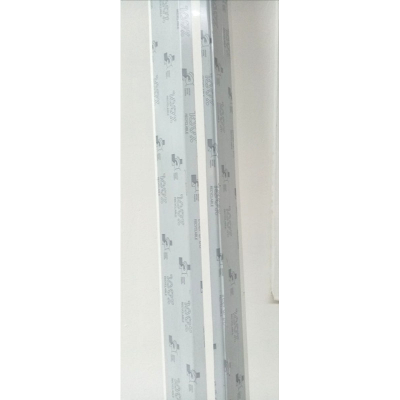 Cornière PVC à pan coupé