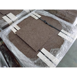 Moquette marron en dalles 50x50cm