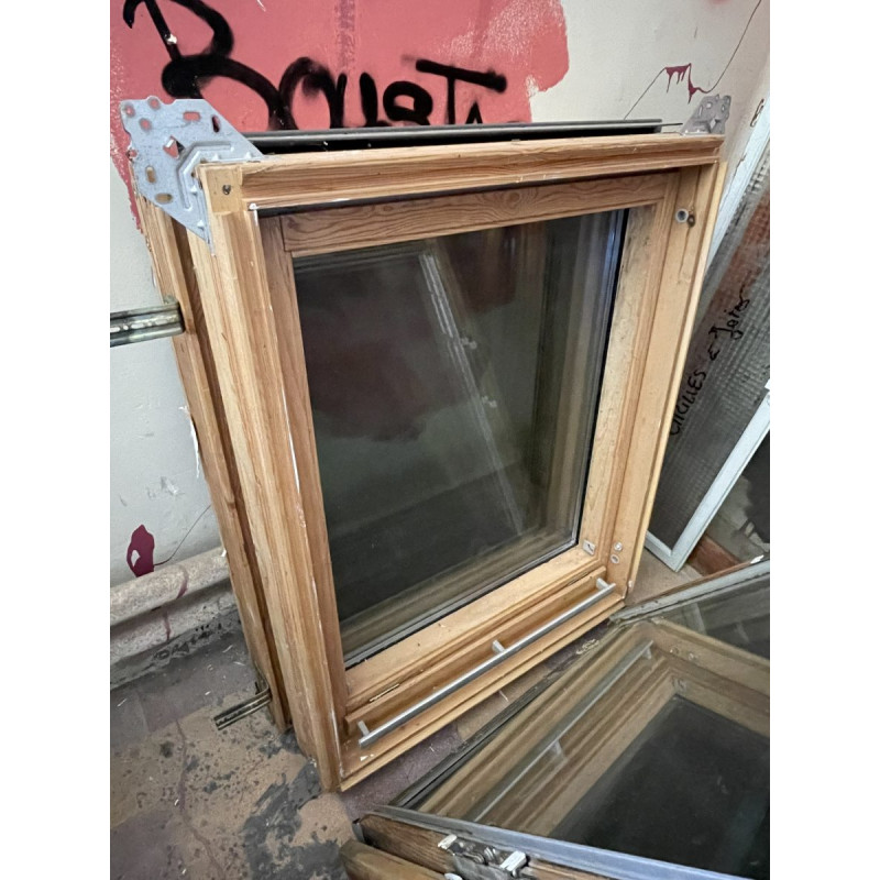 Fenêtre de toit bois à rotation - Marque Velux - GHL MO4