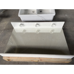 Miroir de salle de bain avec tablette