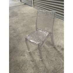 Chaise transparente